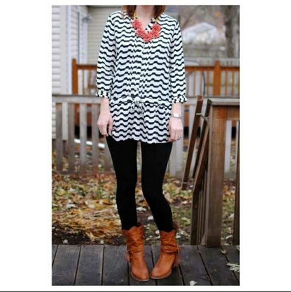 Anthropologie Tops - Anthro Isabella Sinclair Black Ivory Tunic S